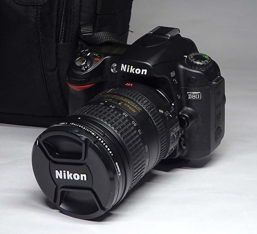 緑屋Re■ Nikon D80 デジタル一眼 AF-S 1-200㎜ f/3.5-5.6 動作未確認 ニコン t/km/9-2781/25-2#80の画像1