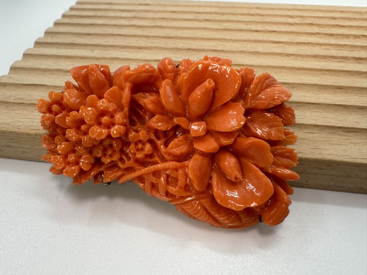 【0403】ヴィンテージ アクセサリー 珊瑚　サンゴ　彫刻　ブローチ　1円から