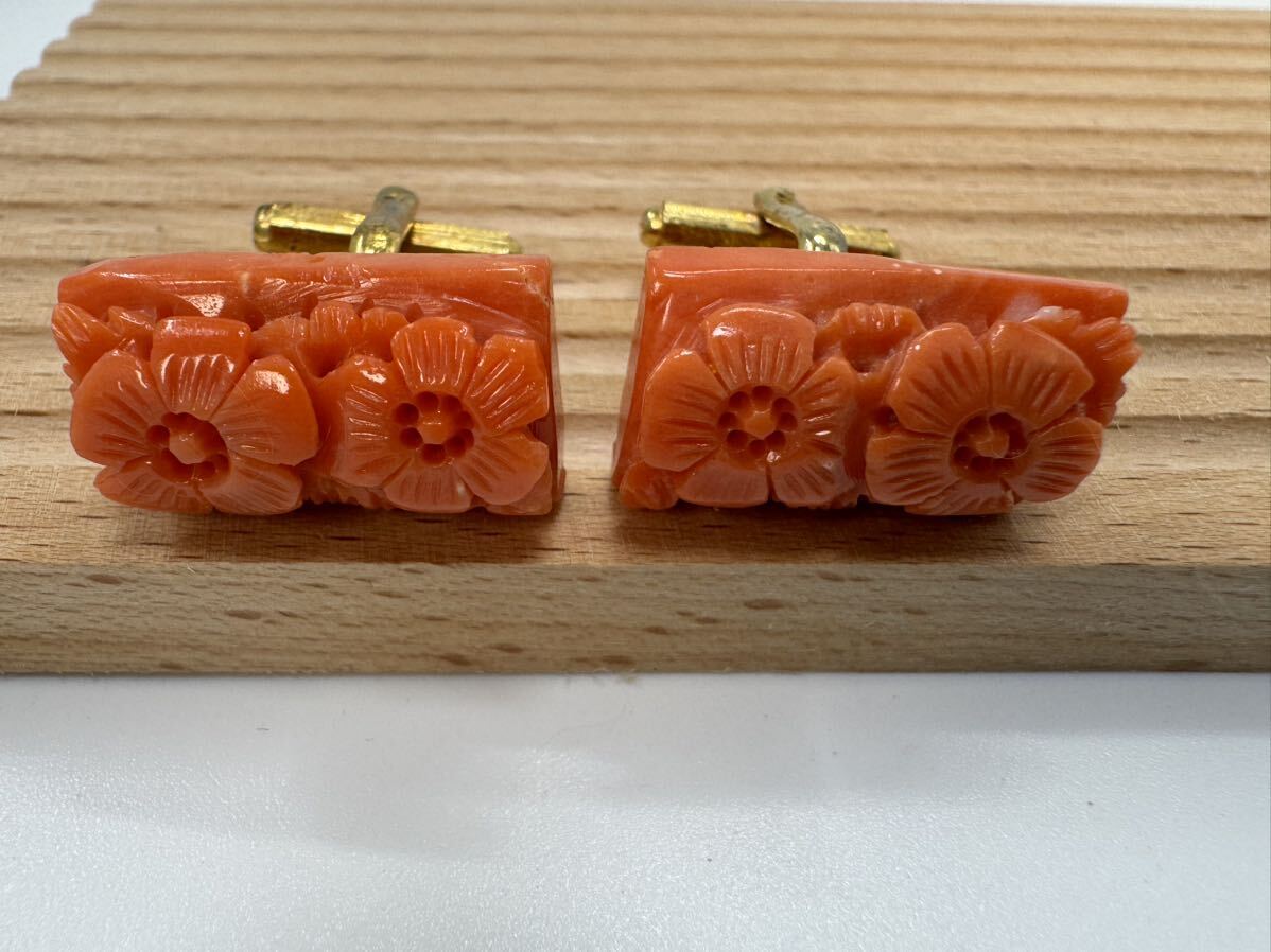 [0109] Vintage accessory .. coral cuffs 1 jpy from 