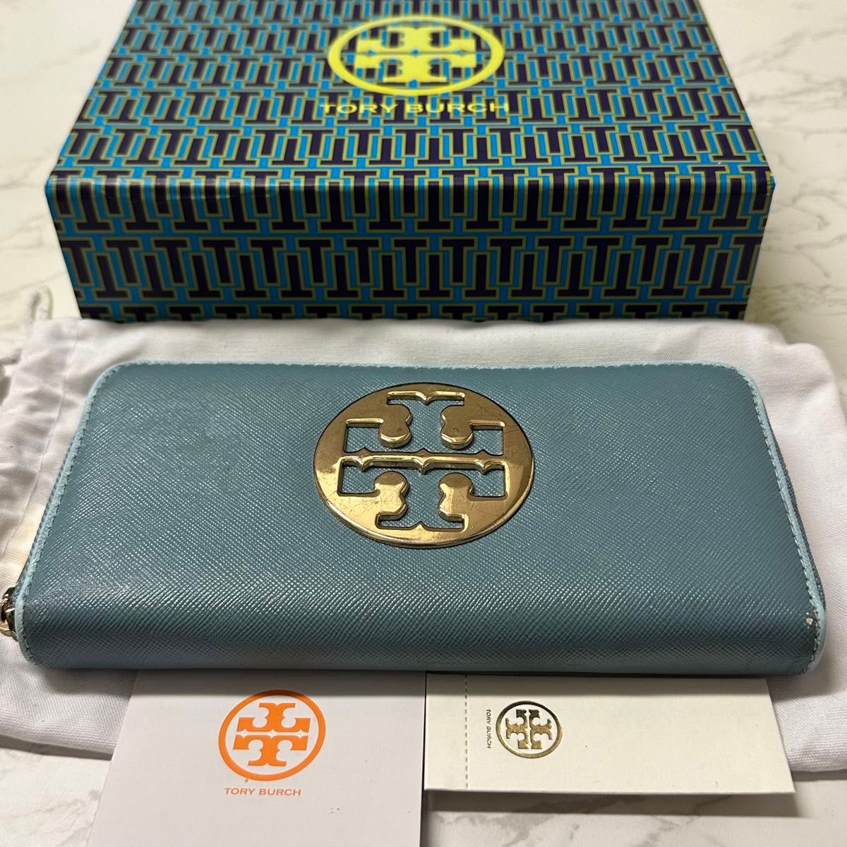 未使用に近い！ トリーバーチ　TORYBURCH 財布 長財布 ラウンドファスナー