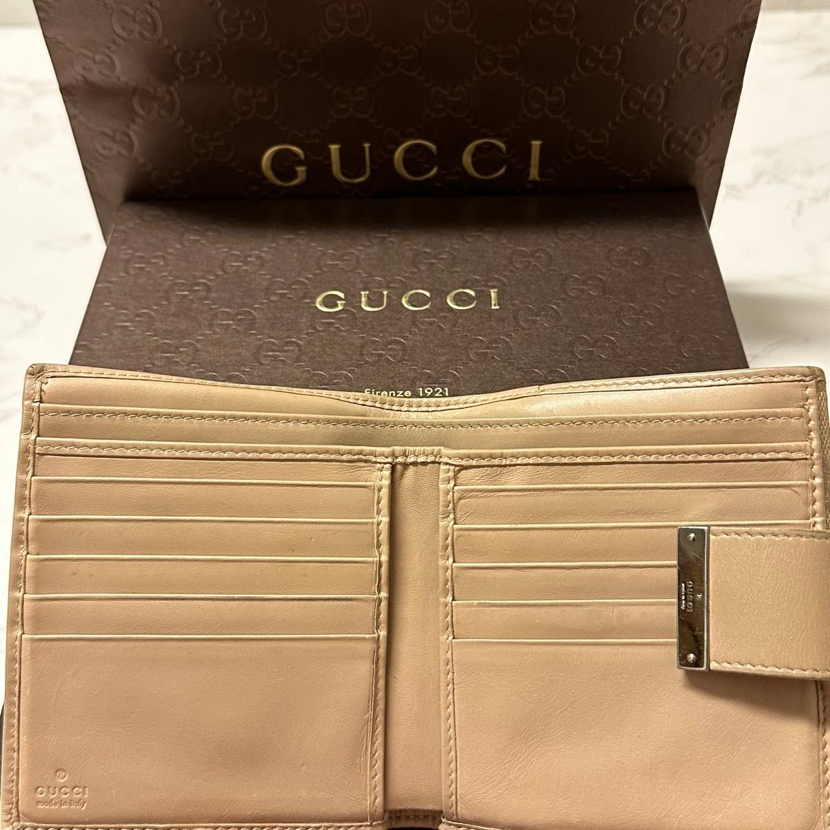 新品同様！　グッチ　GUCCI  財布 二つ折り　折り財布　GGキャンバス