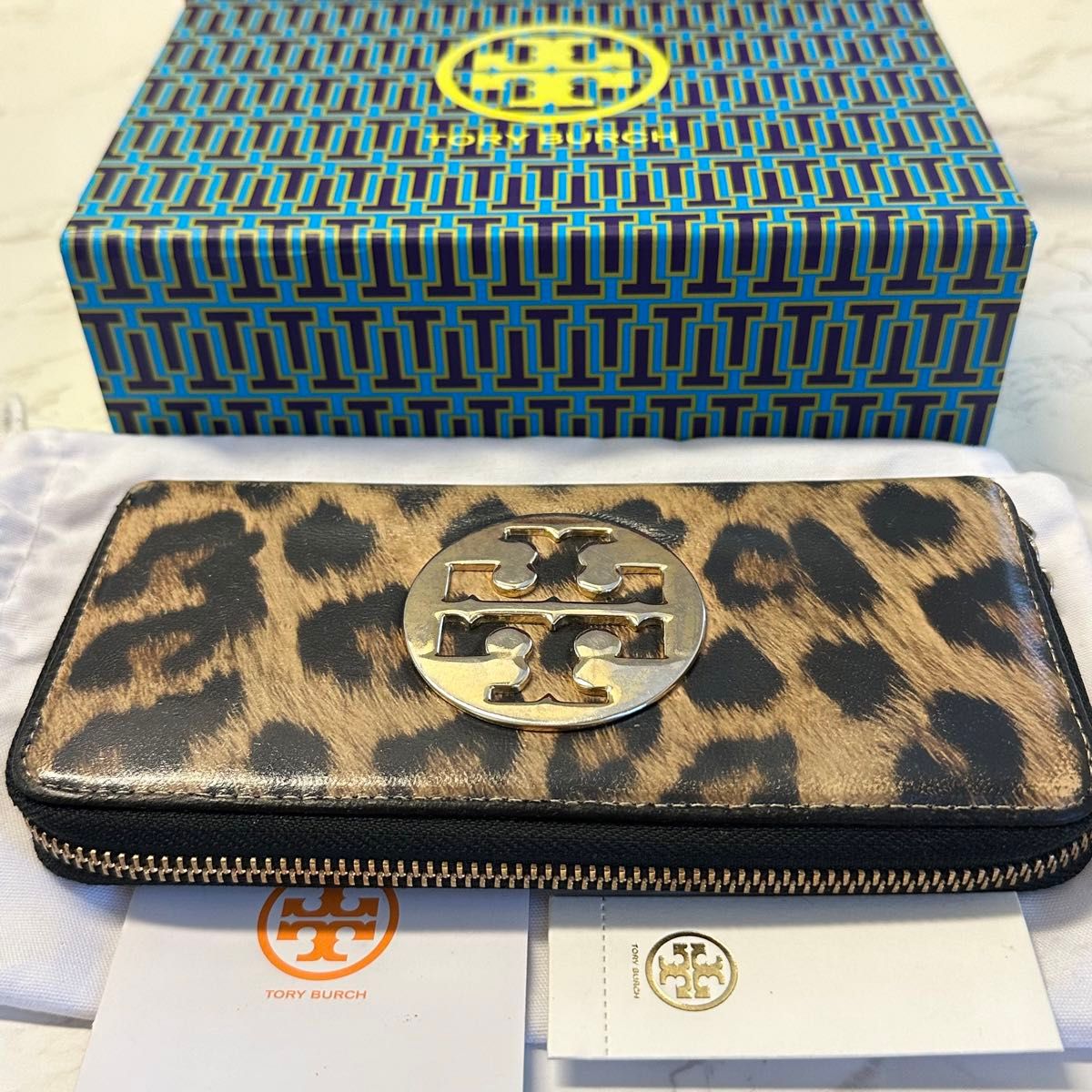 新品同様！　トリーバーチ　TORYBURCH 財布 長財布　ヒョウ柄　ラウンドファスナー