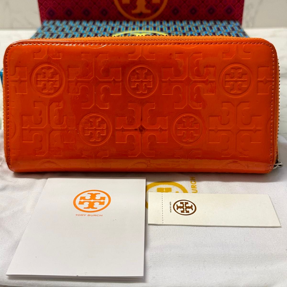 未使用に近い！　トリーバーチ　TORYBURCH 財布 長財布 ラウンドファスナー