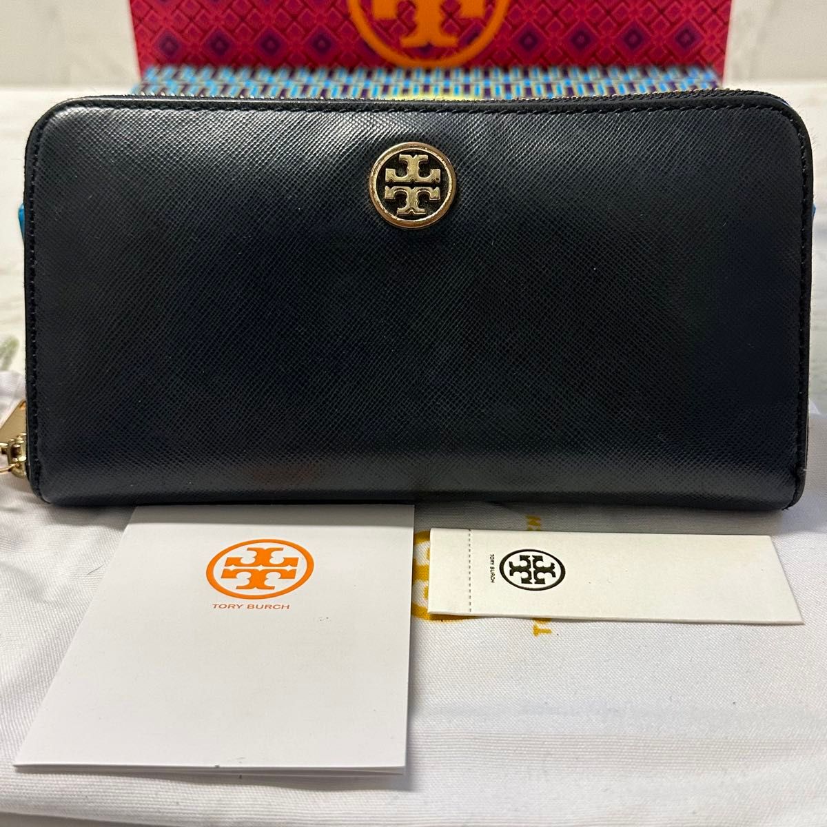 新品同様！ トリーバーチ TORY BURCH 財布 長財布 ラウンドファスナー