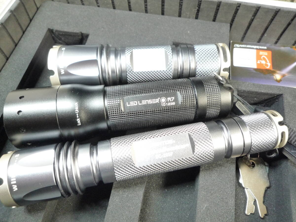 PR3749　アルミハードケース入り　LEDライトセット　LED　LENSER　GENTOS　_画像2