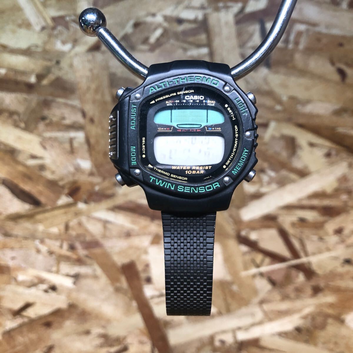 CASIO TWIN SENSOR ALT-6000 電池切れ 動作未確認 ALTI-THERMO カシオ ツインセンサー 腕時計 ブラック グリーン デジタルの画像1