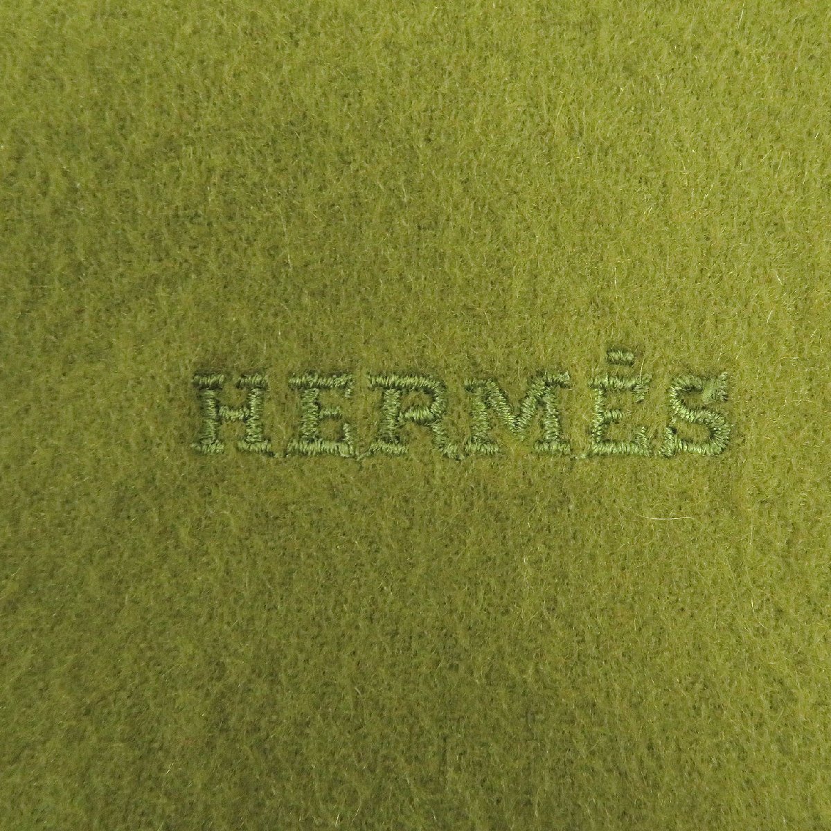 美品□HERMES エルメス カシミヤ100％ ロゴエンブロイダリー 刺繍 大判ショール ストール フリンジマフラー グリーン 英国製 メンズ_画像6