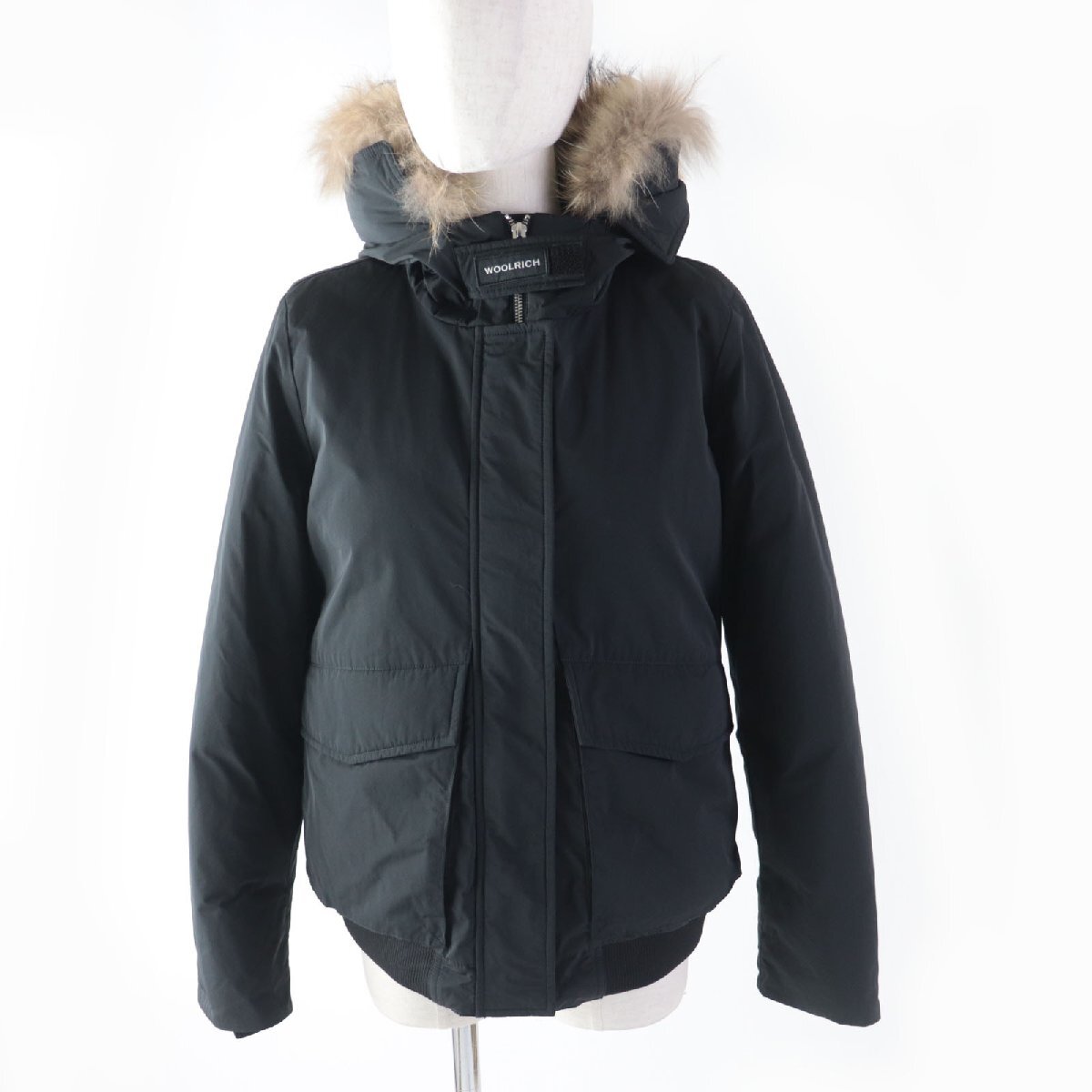 美品★WOOLRICH ウールリッチ フード・ラクーンファー・ロゴパッチ付 比翼仕立て ダウンジャケット ブラック 黒 S 正規品 レディース_画像1