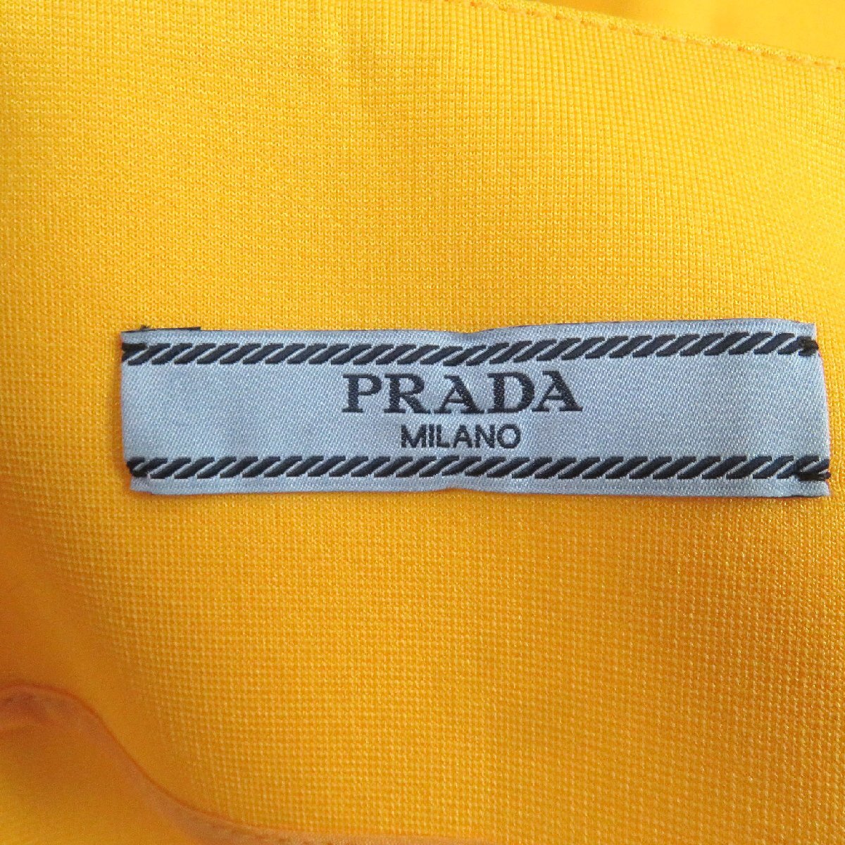 良品□PRADA プラダ ベルト付き ロゴラバーワッペン フリルラップ 巻きスカート タイトスカート イエロー 38 イタリア製 正規 レディース_画像7