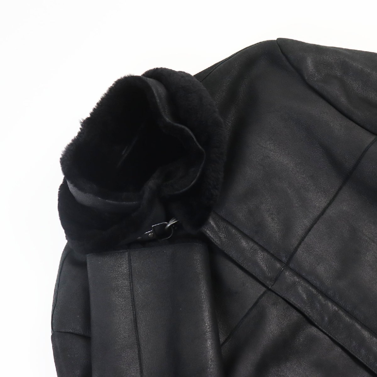 美品●GIORGIO ARMANI ジョルジオアルマーニ 黒タグ ベルテッドジップアップムートンコート ロングコート ブラック 54 イタリア製 メンズ_画像2