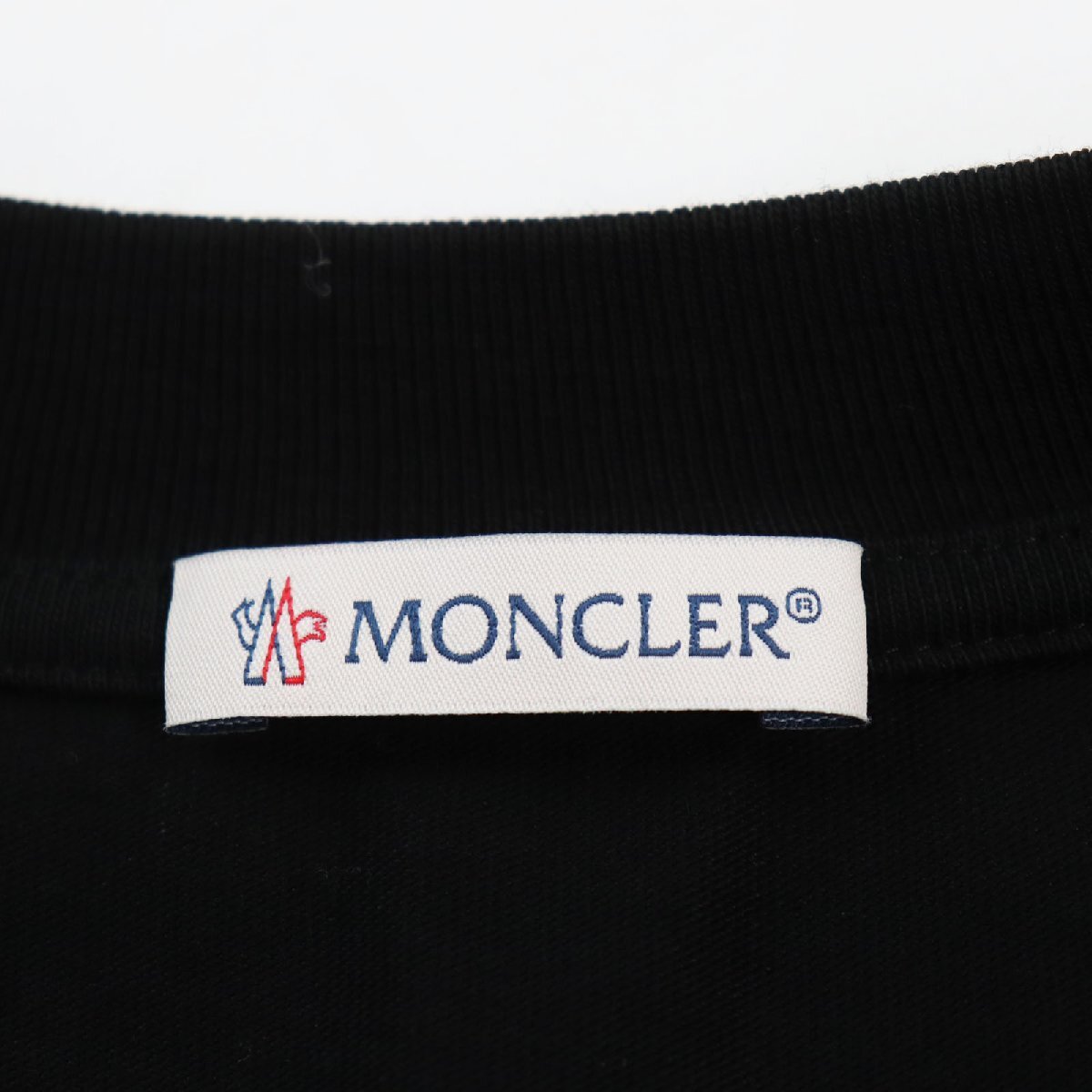 未使用品●MONCLER モンクレール 2023年製 レザーロゴパッチ付き クルーネック カットソー 半袖Ｔシャツ ブラック M 正規品 メンズ_画像5