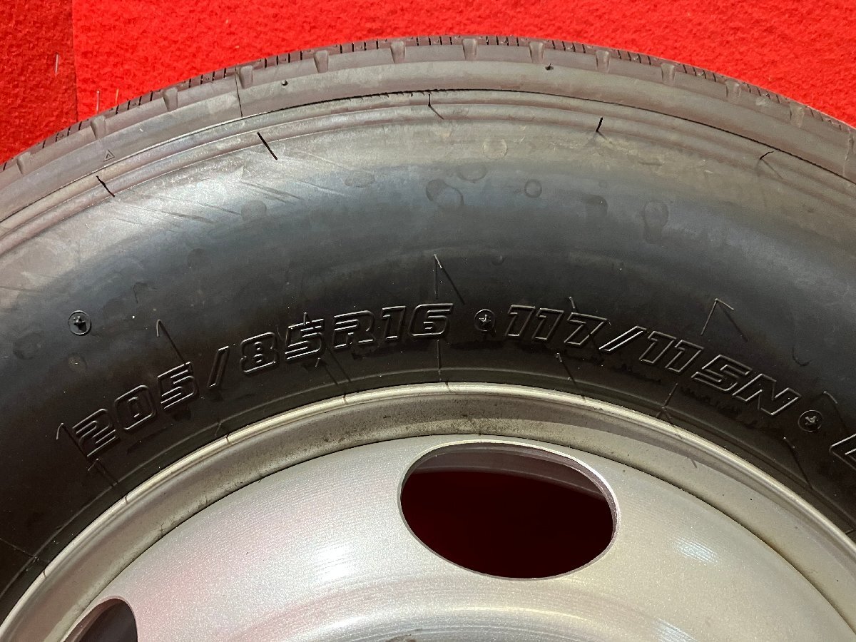 【個人宅配送不可】新車外し品 205/85R16 16×5.5J 127-8TC 6H 2022～2023年製 エルフ等 タイヤ＆ホイール6本SET【47139885】_画像4