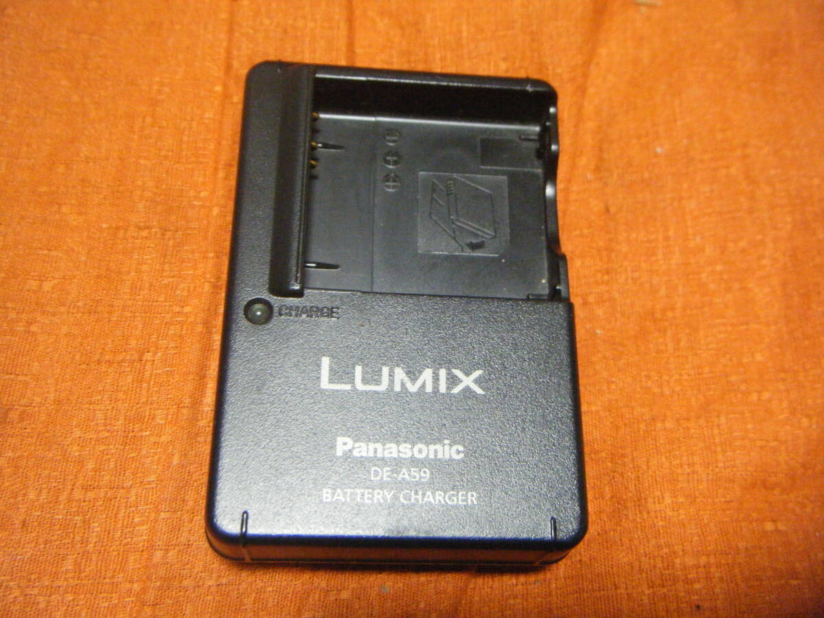 ●パナソニック LUMIX バッテリーチャージャー DE-A59●の画像1