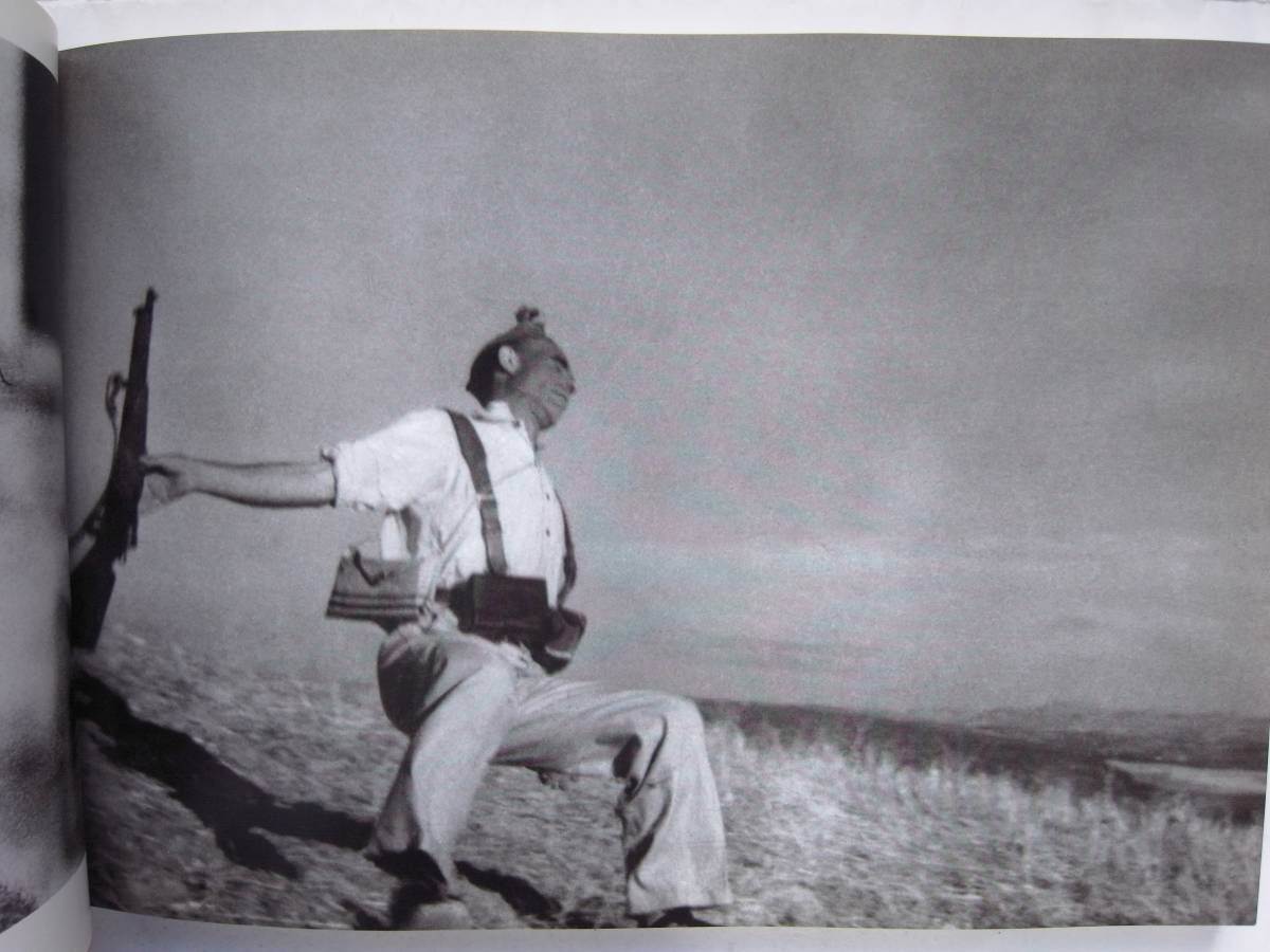 ロバート・キャパ Robert Capa Photographs　Aperture 写真集_画像2