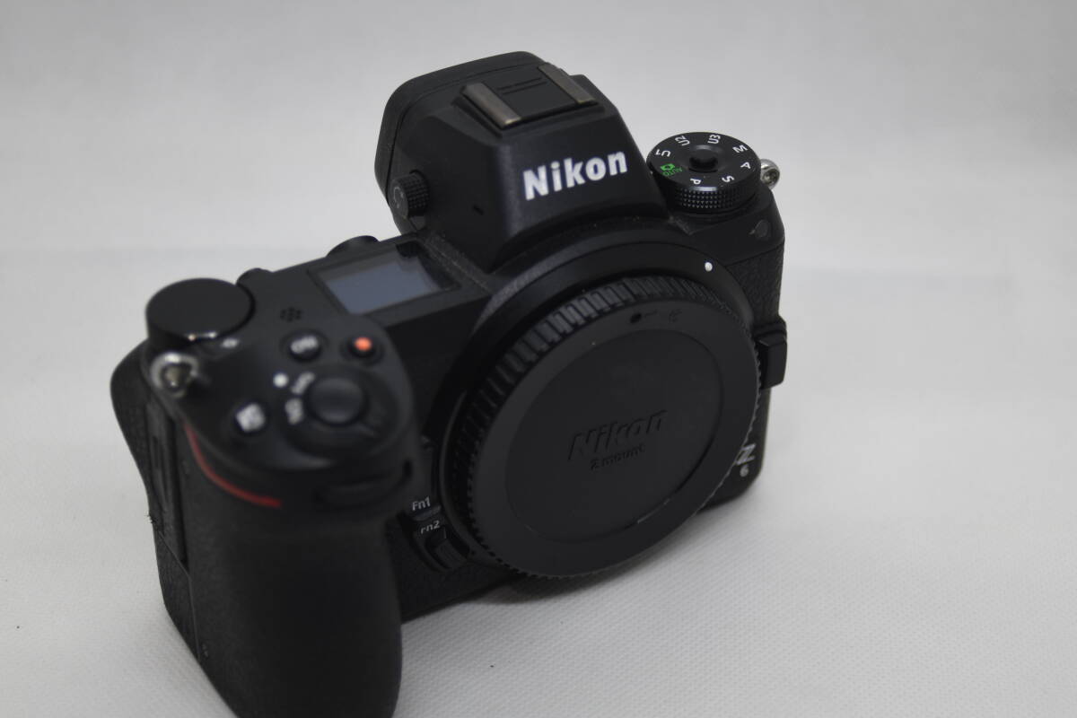 ニコン Nikon Z 6 ボディ 箱付き バッテリーはEN-EL15 ストラップとUSBケーブルは未使用の画像3