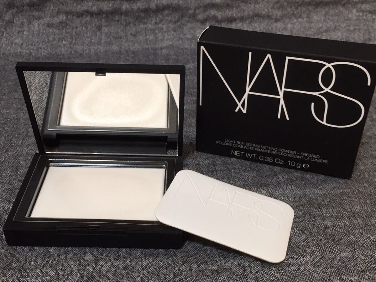 G4D107◆新品同様◆ ナーズ NARS ライトリフレクティングセッティングパウダー プレストN 5894 クリスタル フェイスパウダー 10gの画像1