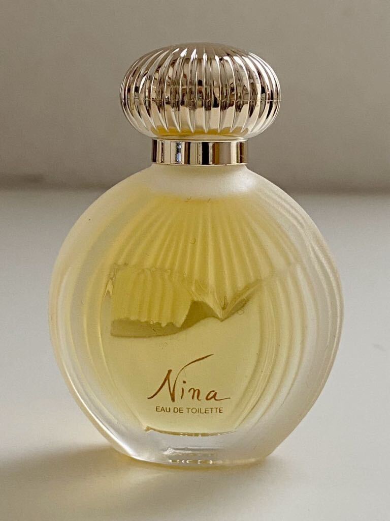 B4D754◆新品同様◆ ニナリッチ NINA RICCI ニナ Nina オードトワレ EDT ミニ香水 香水 15ml_画像2