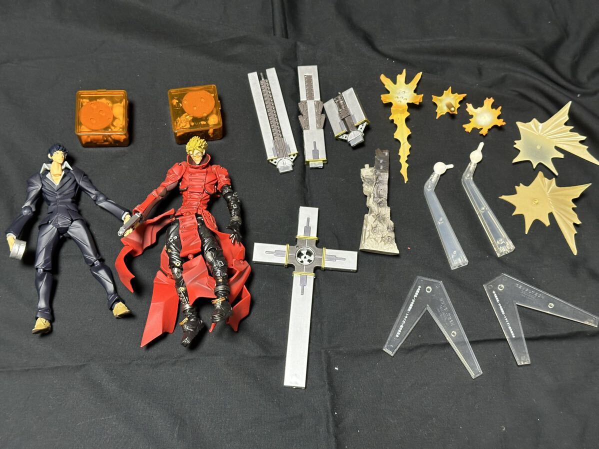 【中古品】【トライガン / TRIGUN】 海洋堂 リボルテック ヴァッシュ・ザ・スタンピード リボルテック ニコラス・D・ウルフウッド セット_画像1