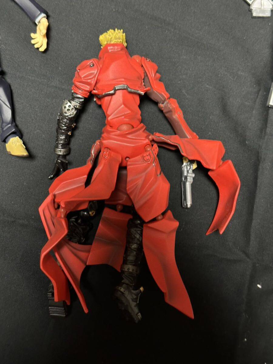 【中古品】【トライガン / TRIGUN】 海洋堂 リボルテック ヴァッシュ・ザ・スタンピード リボルテック ニコラス・D・ウルフウッド セット_画像3