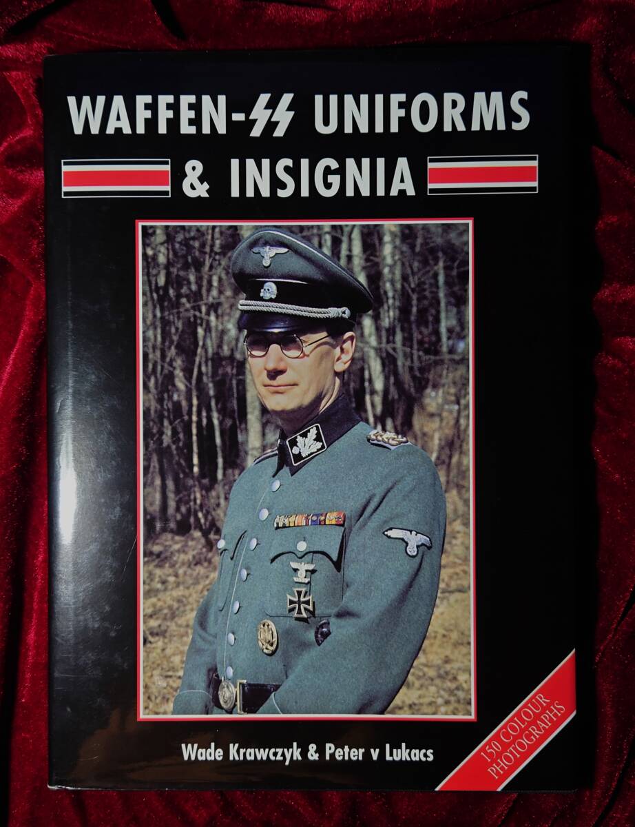 大型本「WAFFEN-SS UNIFORMS&INSIGNIA」武装親衛隊の制服と記章 ナチス親衛隊 ナチス WAFFEN-SS 武装親衛隊 ドイツ軍 軍装 ミリタリー の画像1