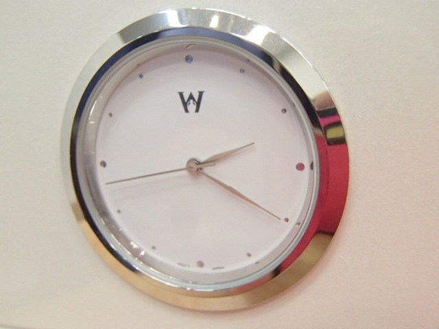 WEDGWOOD ウェッジウッド 置時計 ハートクロック ホワイト系 記念印あり ＃62438..._画像3
