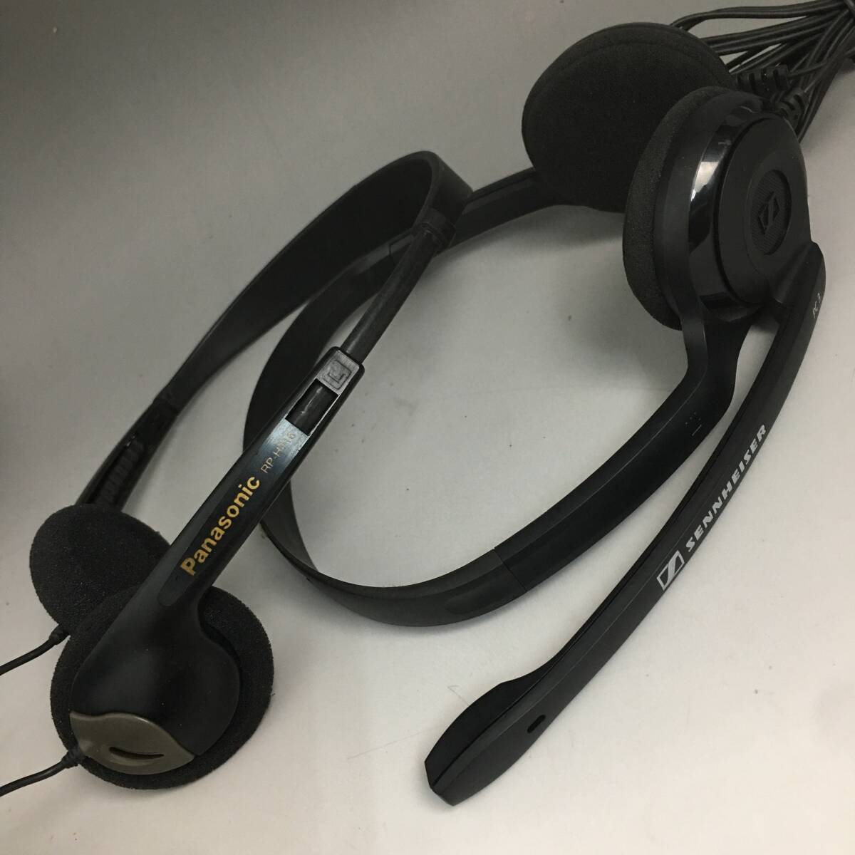 kt3/98 イヤホン 色々 まとめて45点 大量 ジャンク ヘッドホン イヤフォン AUDIO-TECHNICA パナソニック SONY ゼンハイザーApple 純正 他_画像4