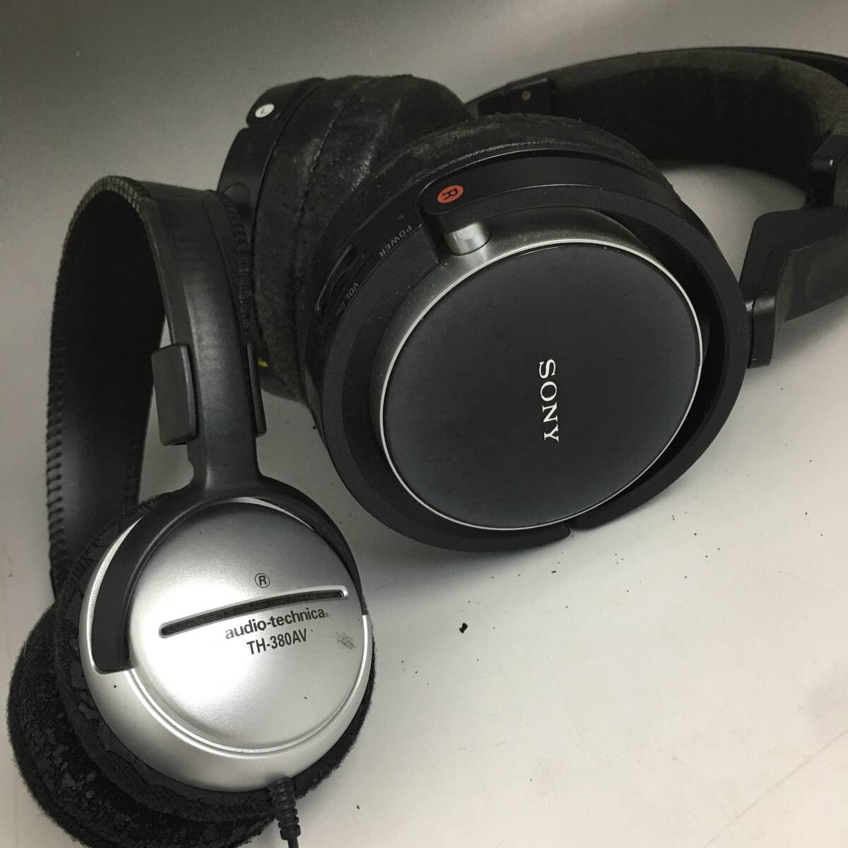 kt3/98 イヤホン 色々 まとめて45点 大量 ジャンク ヘッドホン イヤフォン AUDIO-TECHNICA パナソニック SONY ゼンハイザーApple 純正 他_画像2