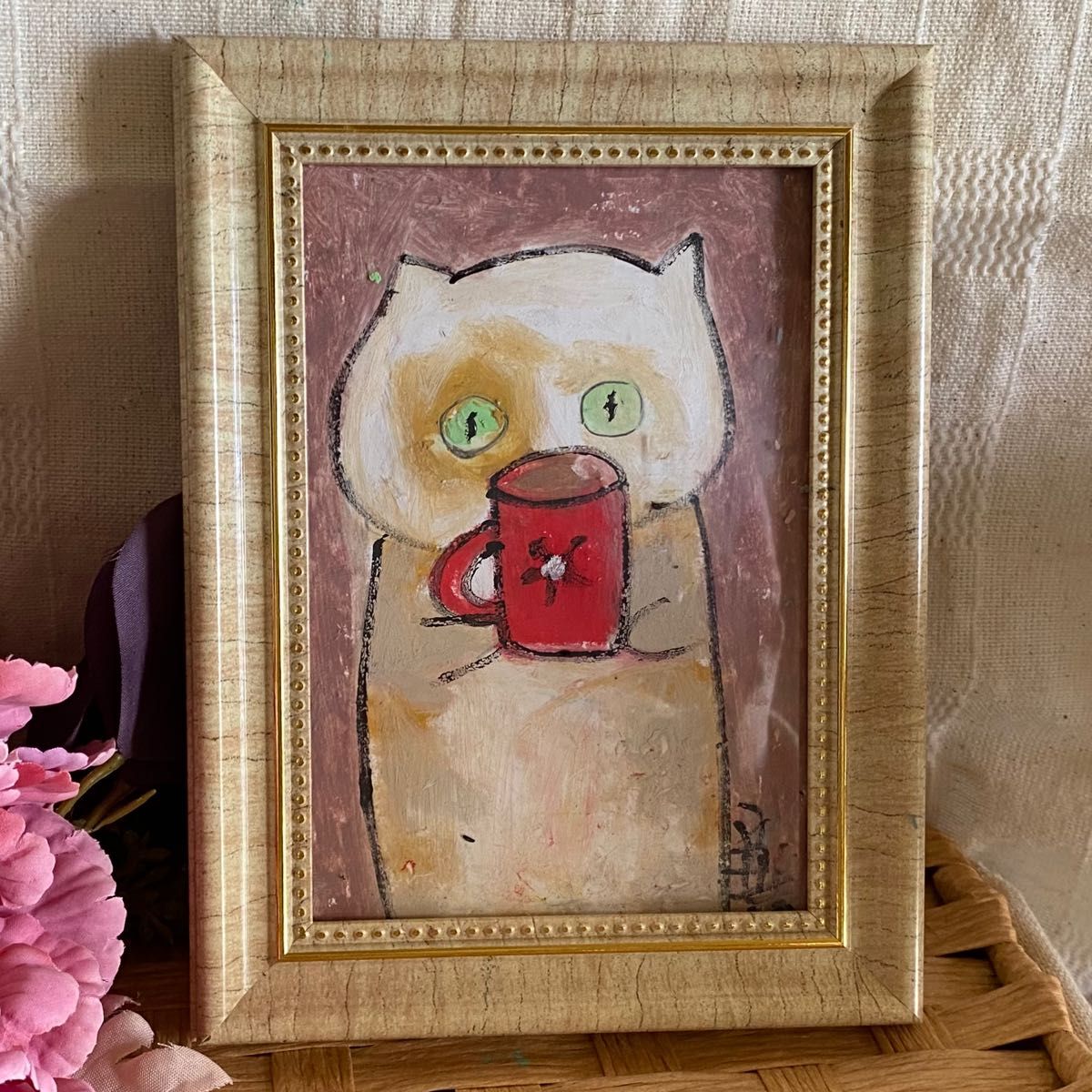 絵画。原画手描【かわいい猫ちゃんが好きな赤いマグカップを持っている】