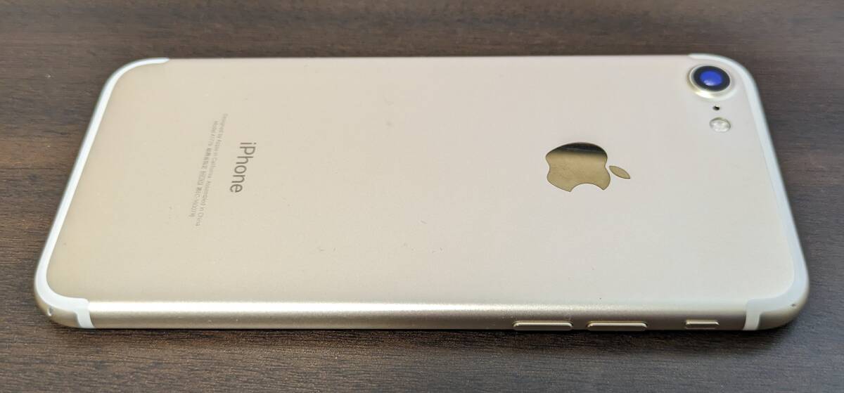 Apple iPhone7 128GB A1779 (MNCM2J/A) ゴールド 【Softbank→Simロック解除済（SIMフリー）】 アップルの画像3