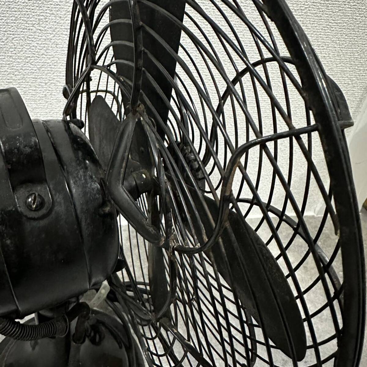 【1,000円スタート】芝浦 C-7032 30cm 4枚羽根 ビンテージ 扇風機 東芝 A.C. ELECTRIC FAN 12インチ 交流電気扇 鉄製 戦前 当時物の画像6