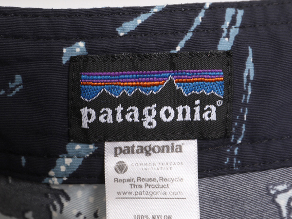 12年製 パタゴニア 総柄 ウェーブフェアラー ボード ショーツ メンズ 36 Patagonia アウトドア ショートパンツ 短パン ナイロン スイム 紺_画像4