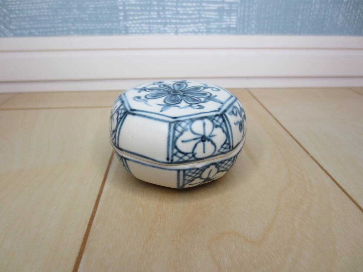  коробочка с благовониями *..* белый фарфор с синим рисунком * дешево юг * чайная посуда 