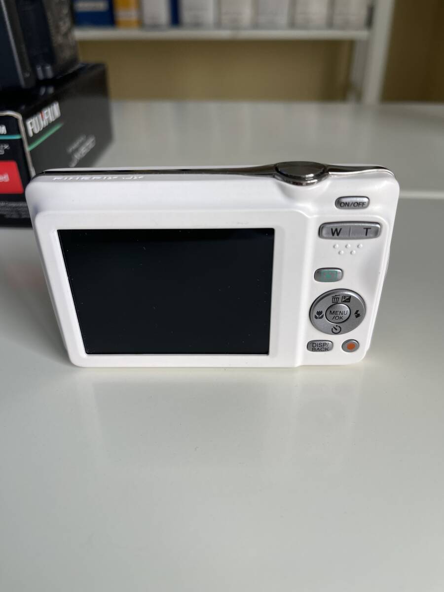 FINPIX JX600 ===ホワイト　白＝＝＝　綺麗　作動確認済SDカード付　格安