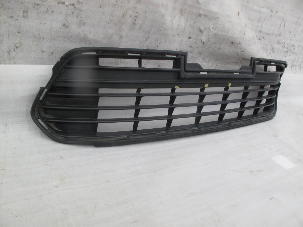 ZSU60W ZSU65W AVU65W Harrier previous term original front bumper lower grill 53112-48150 -.