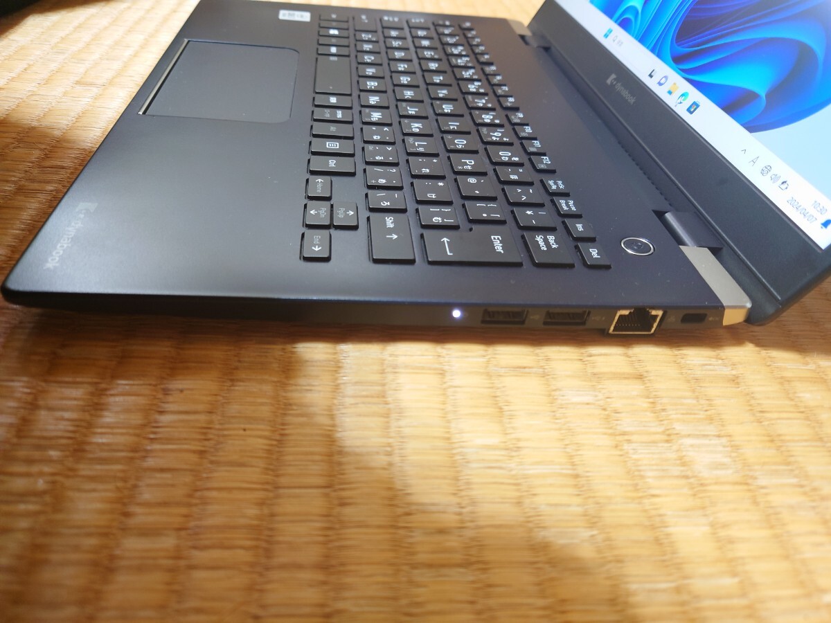 東芝Dynabook GX83/MLE/i7-10510U/超軽量ノートパソコン_画像6