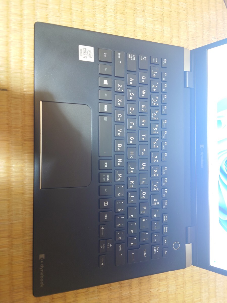 東芝Dynabook GX83/MLE/i7-10510U/超軽量ノートパソコン_画像3