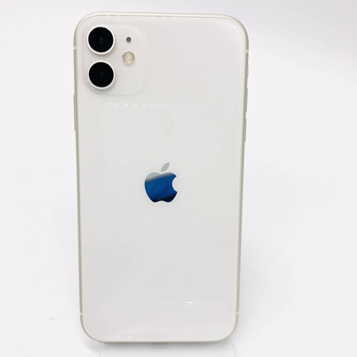 保管品 Apple アップル SIMロックあり au iPhone11 64GB ホワイト 白 white MWLU2J/A 〇判定 本体のみの画像1