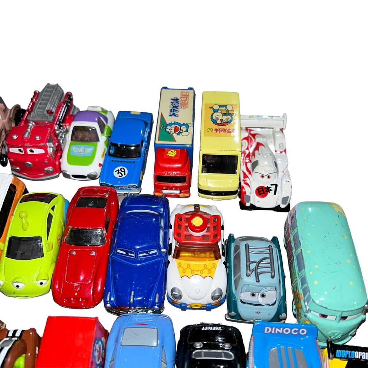 【ギ0423-88】TOMICA トミカ ディズニー カーズ トイストーリー ドラえもん など 51点 まとめ売り ミニカー TOMICA タカラトミー _画像2