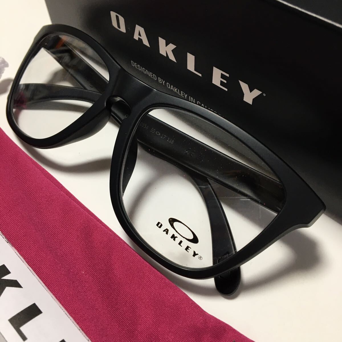 ゴルフ コンペの景品余り OAKLEY フロッグスキン OX8137A-0354 オークリー Frogskins OX8137A OX8137 8137A 8137 メガネ 眼鏡_画像3