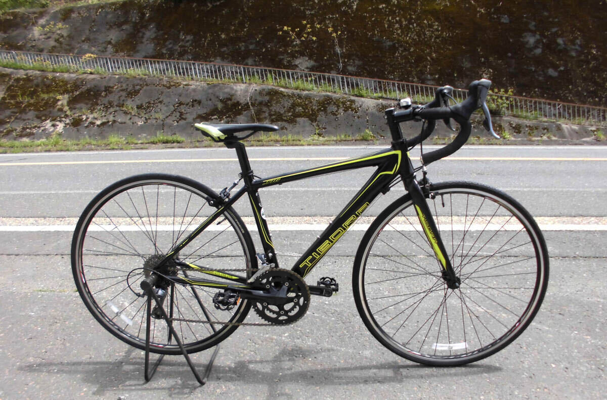1円～TIGORA 軽快ロードバイク BICYCLE SHIMANO 16速 黒色 4326の画像1