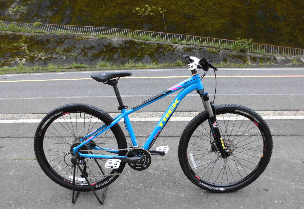 1円～トレック TREK ディスク式 オイルブレーキ XCALIBER 7 軽快MTB SHIMANO 27速 27.5インチ 2.20型 青色 4343