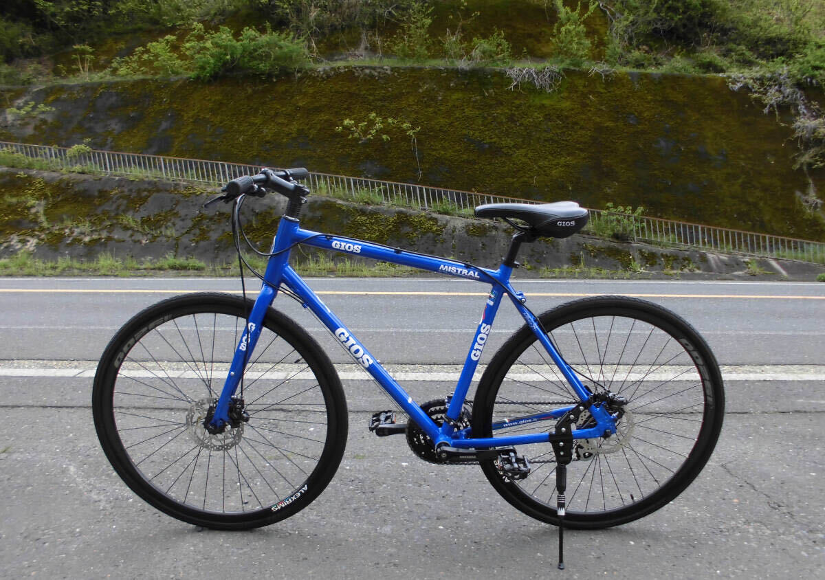 1円～GIOS ディスク式 クロスバイク MISTRAL SHIMANO 24段 青色 4340の画像2