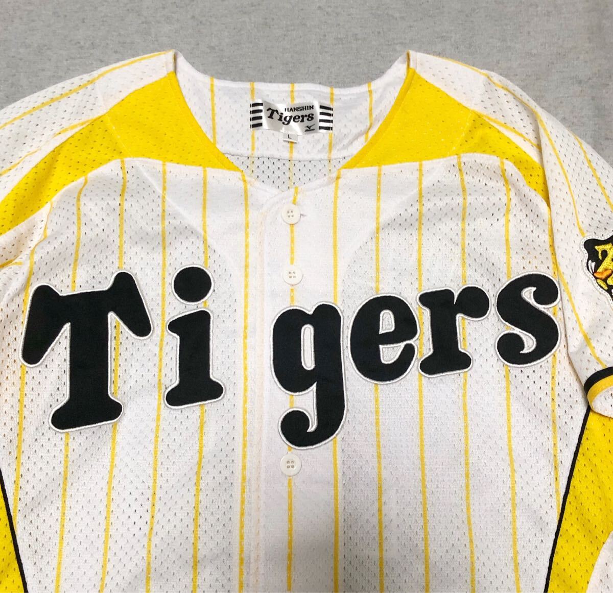 677◆阪神タイガース Tigers Mizuno ミズノ◆野球 上本博紀 背番号4 応援 ホーム 縦縞 レプリカ カラー ユニフォーム ホワイト×イエロー Lの画像6