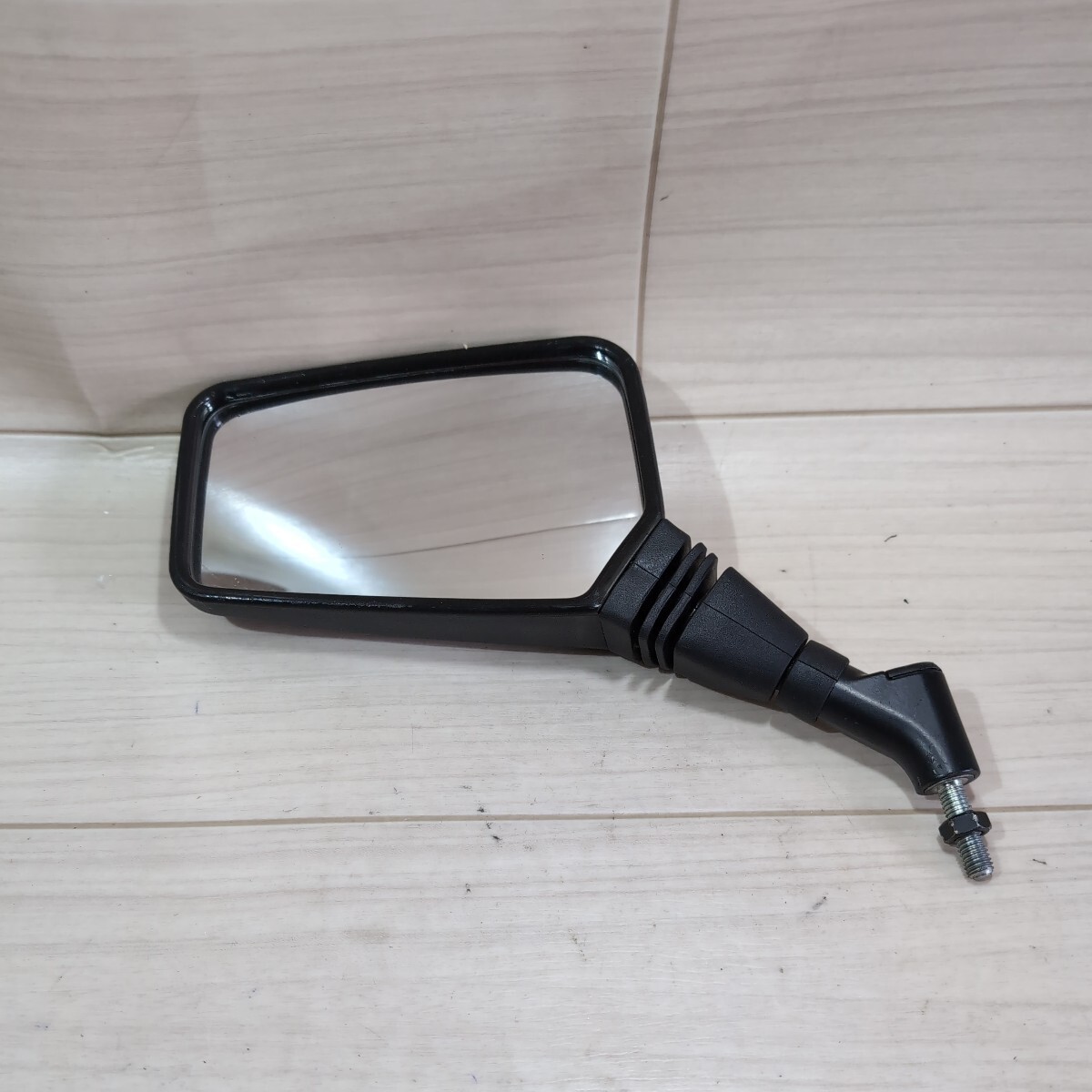 c898 bike mirror Napoleon right side 8 millimeter regular screw secondhand goods postage included that time thing?