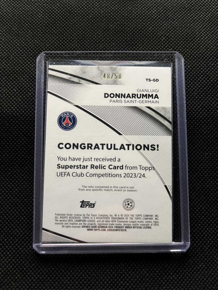 Topps UEFA Club Competitions 2023/24 Gianluigi Donnarumma Jersey /50 Paris Saint-Germain Relicの画像2