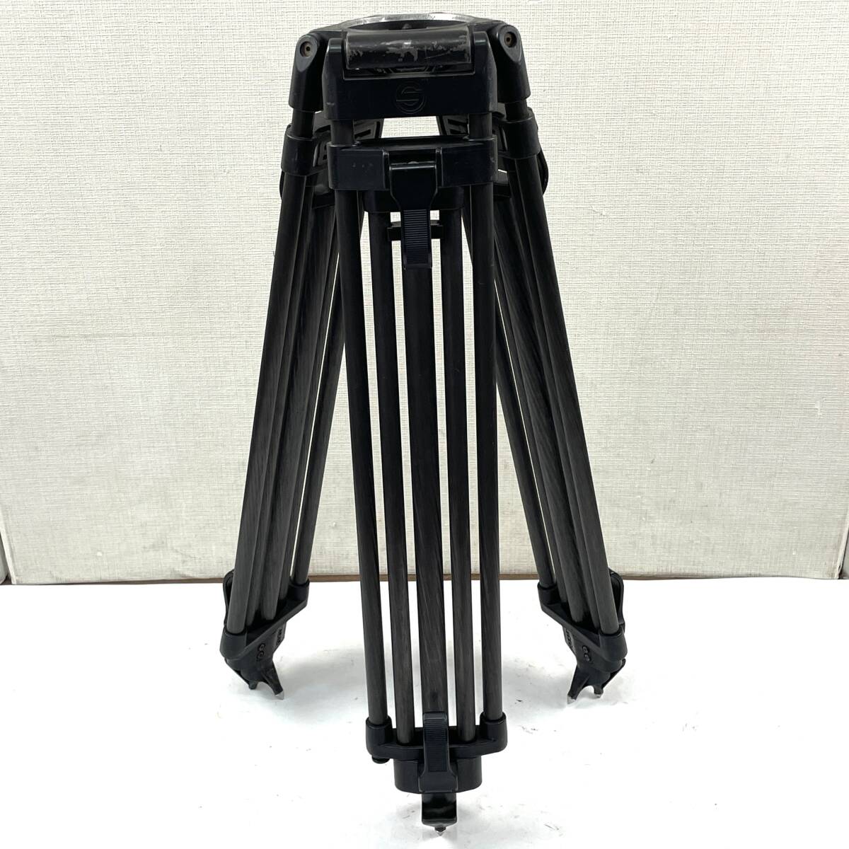 Yahoo!オークション - Sachtler カーボン三脚 三段 高さ68~155cm Yahoo!オークション - Sachtler カーボン三脚 三段 高さ68~155cm