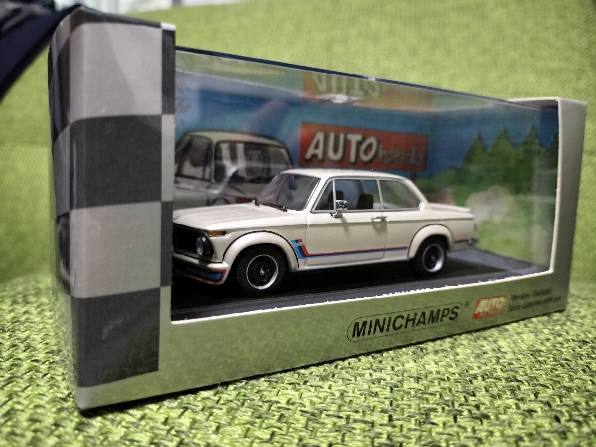 1/43ミニチャンプス・AUTO hebdoコラボモデル BMW 2002turbo/Pearlwhite1974_画像3