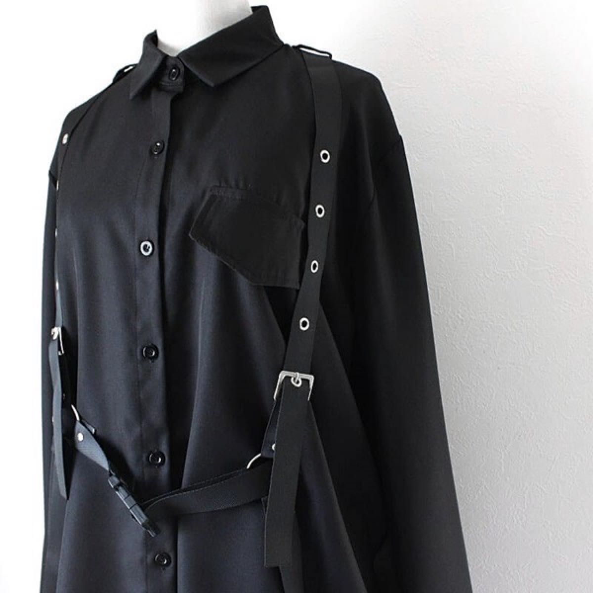 大きいサイズ ハーネスベルト シャツ 長袖 モード系 ブラック 無地 トップス ロング 個性的 カジュアル アメカジ 黒