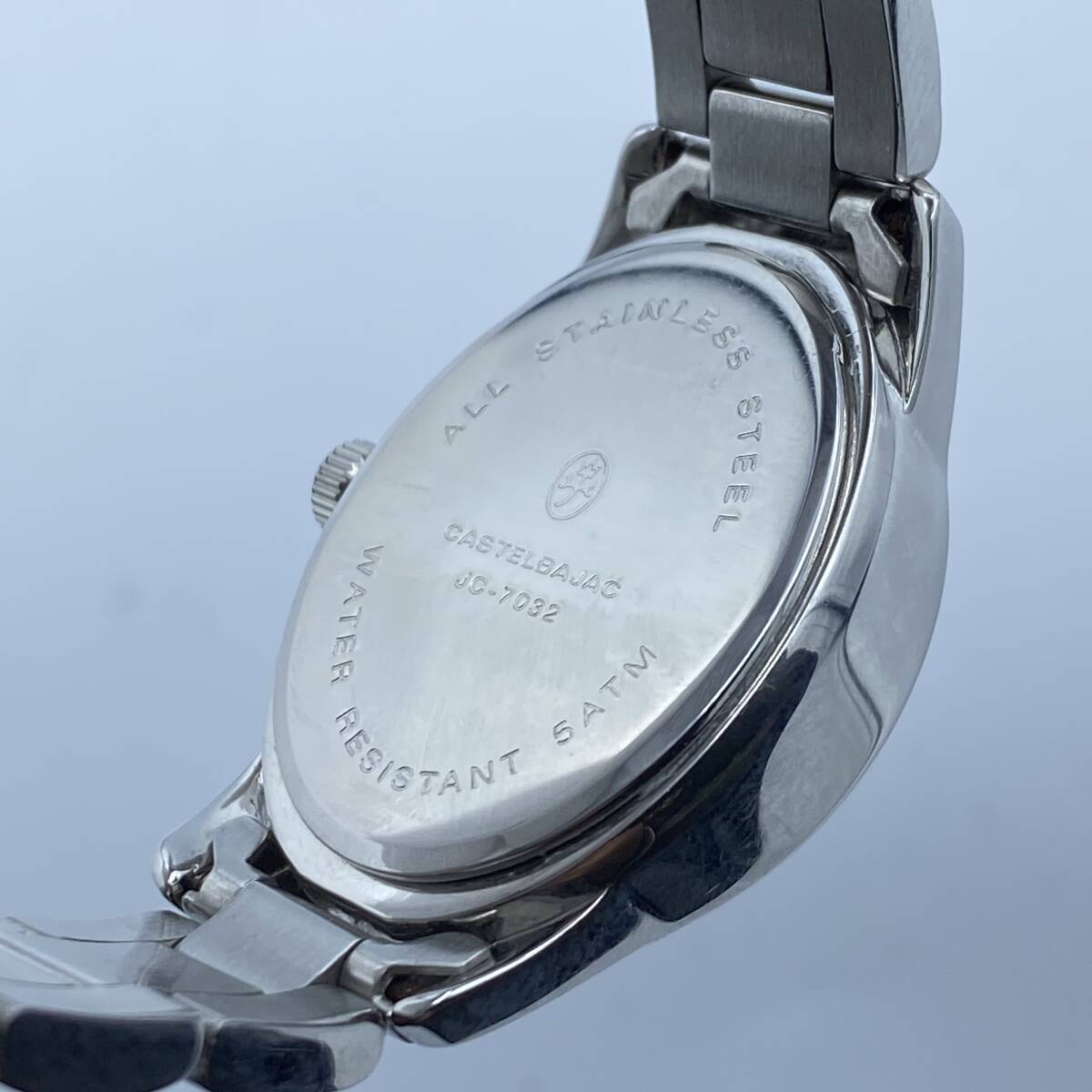 《美品　稼働品》　カステルバジャック　CASTELBAJAC　ハートモチーフ　防水　レディース腕時計　ライトブルー系文字盤　クオーツ　