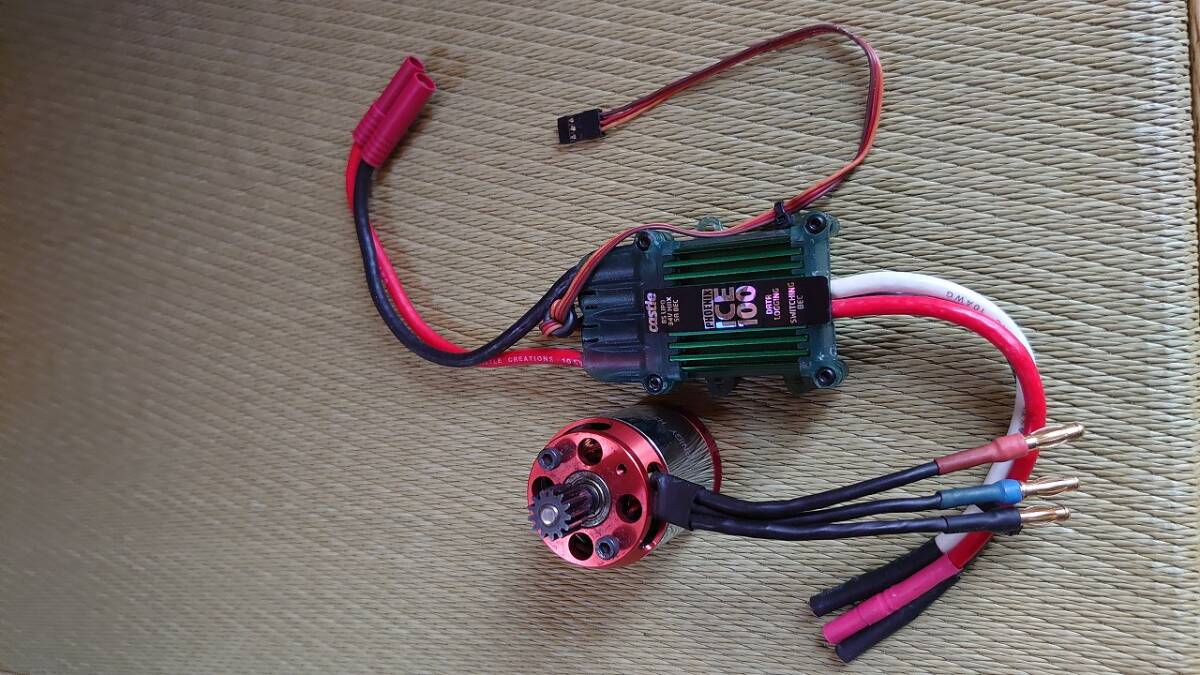 キャッスル（CASTLE) アンプ PHOENIX ICE 100 ８S LIPO ３４V MAX ５A BEC と モーター(TURNIGY)セットの画像6